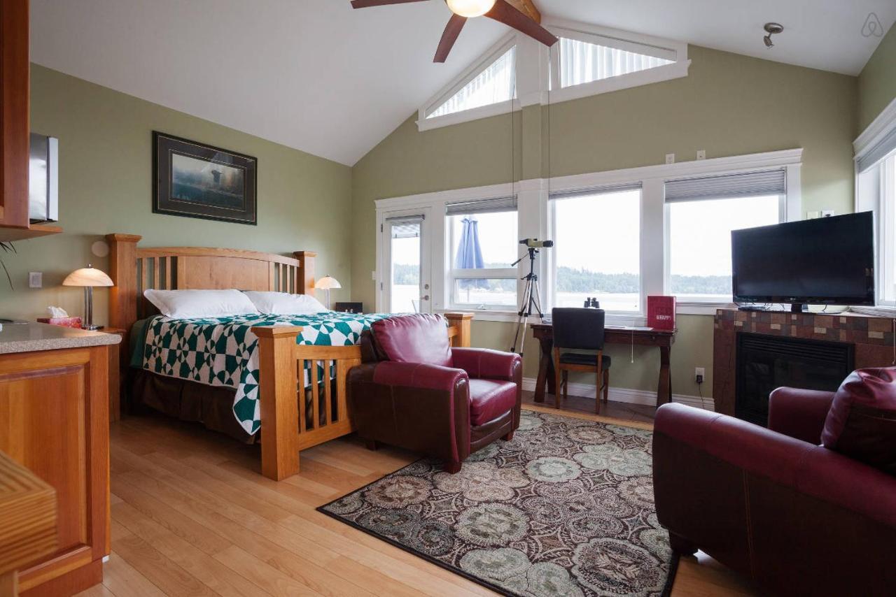 Birds Of A Feather Victoria Oceanfront Studio Suites Colwood Eksteriør bilde
