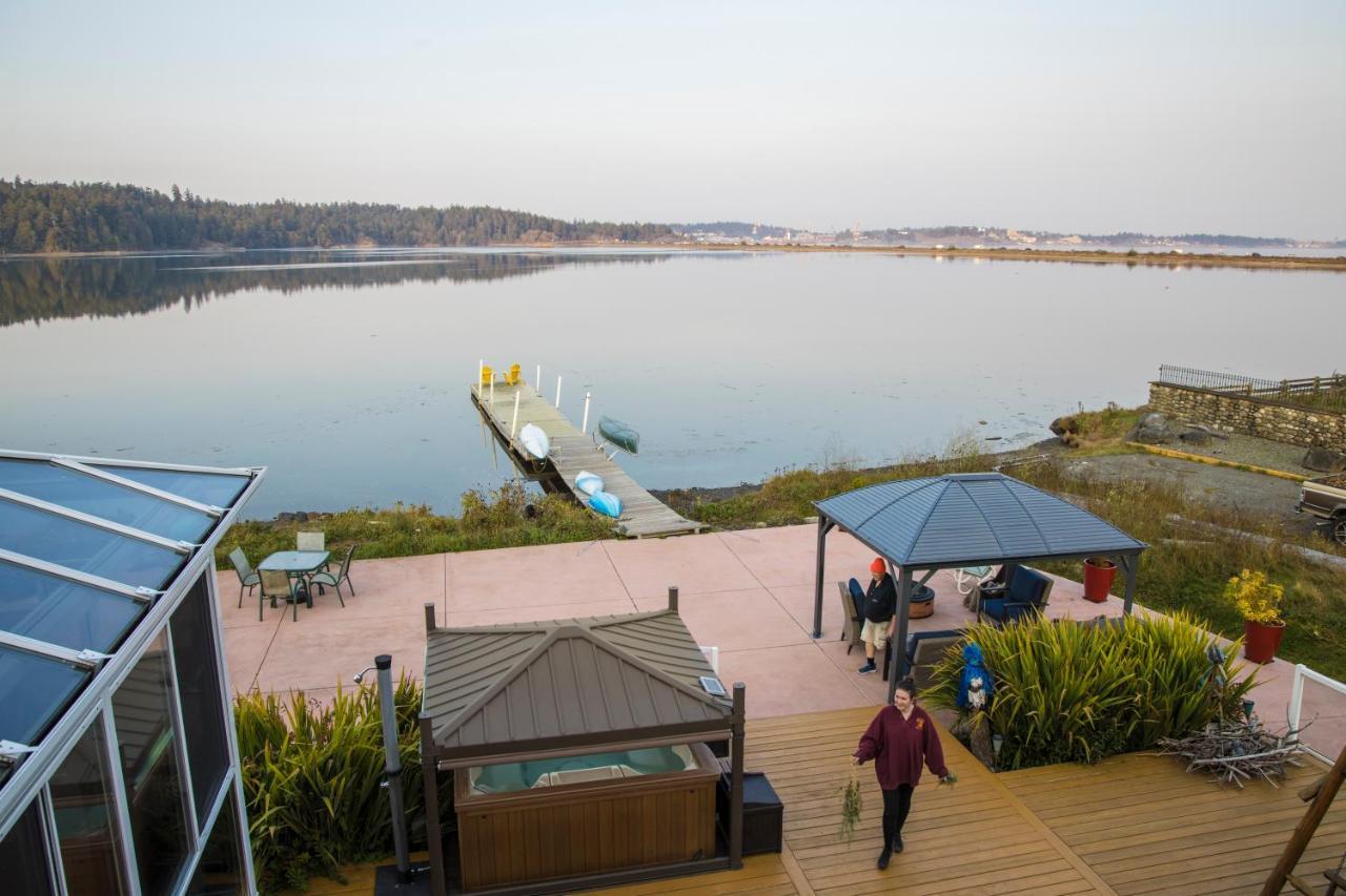 Birds Of A Feather Victoria Oceanfront Studio Suites Colwood Eksteriør bilde