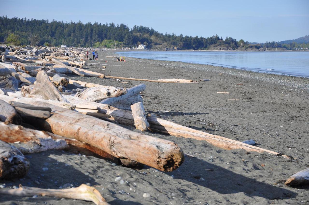 Birds Of A Feather Victoria Oceanfront Studio Suites Colwood Eksteriør bilde