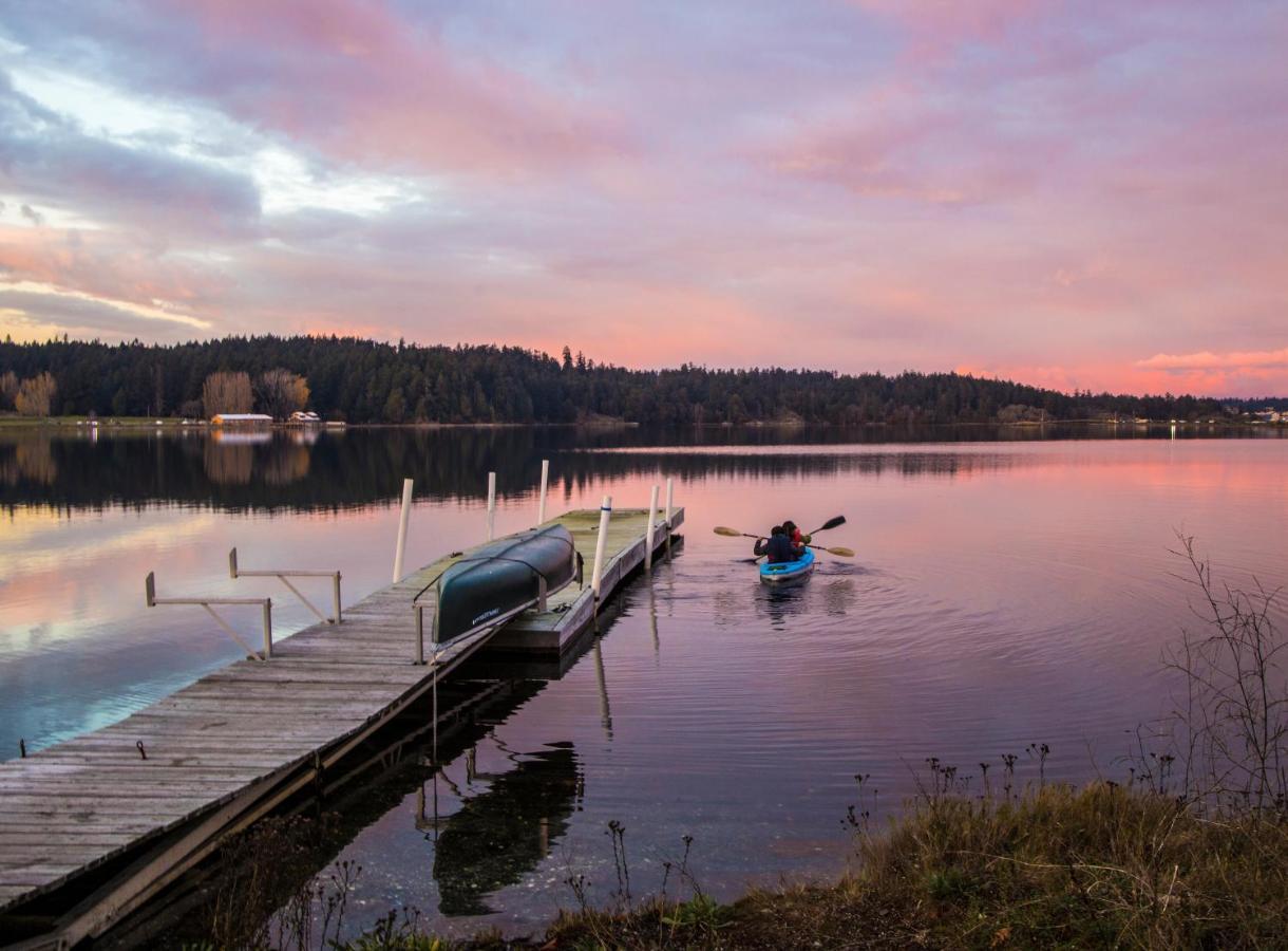 Birds Of A Feather Victoria Oceanfront Studio Suites Colwood Eksteriør bilde