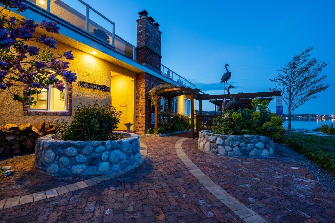 Birds Of A Feather Victoria Oceanfront Studio Suites Colwood Eksteriør bilde