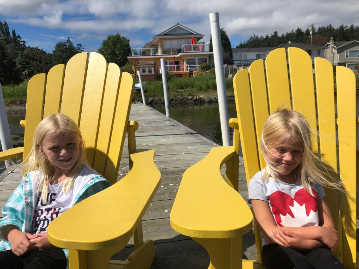 Birds Of A Feather Victoria Oceanfront Studio Suites Colwood Eksteriør bilde