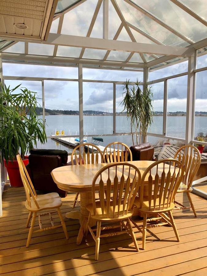 Birds Of A Feather Victoria Oceanfront Studio Suites Colwood Eksteriør bilde