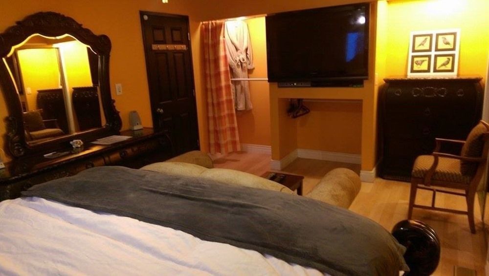 Birds Of A Feather Victoria Oceanfront Studio Suites Colwood Eksteriør bilde