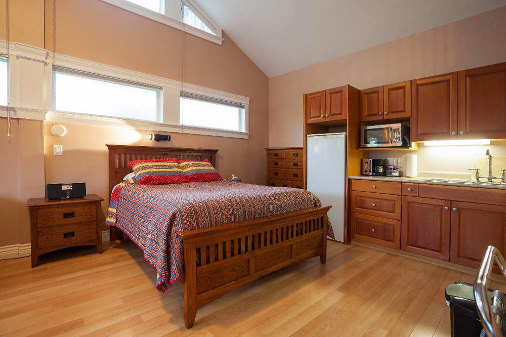 Birds Of A Feather Victoria Oceanfront Studio Suites Colwood Eksteriør bilde