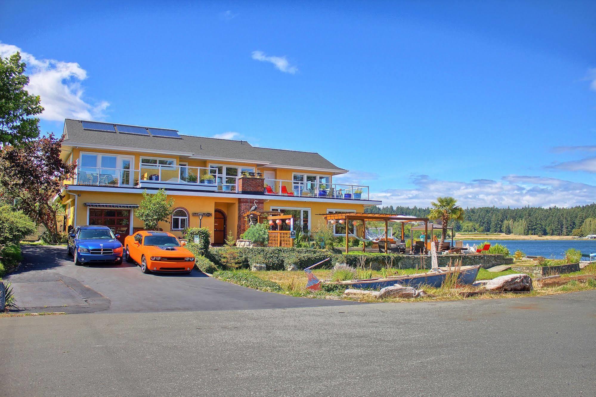 Birds Of A Feather Victoria Oceanfront Studio Suites Colwood Eksteriør bilde