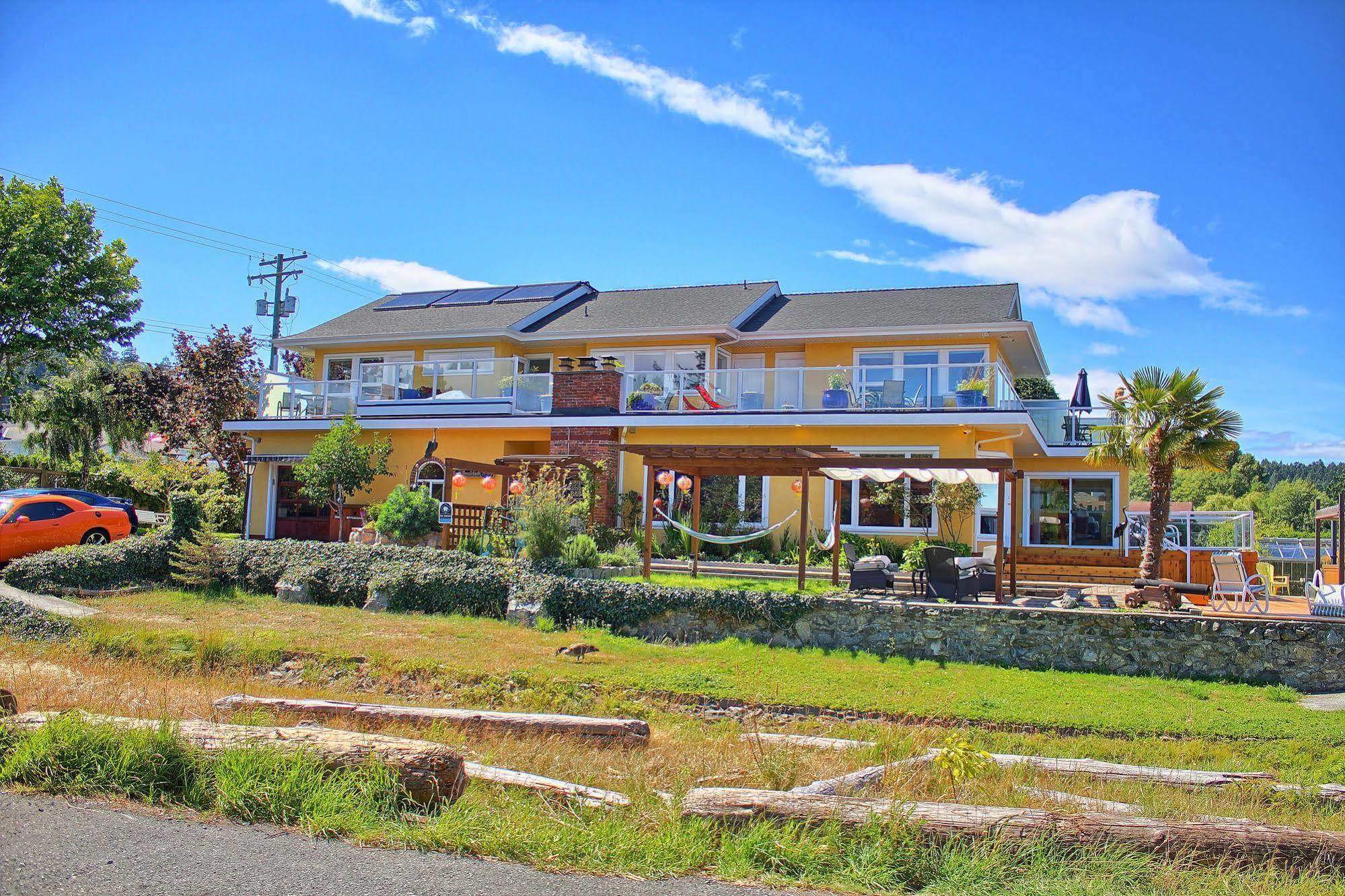 Birds Of A Feather Victoria Oceanfront Studio Suites Colwood Eksteriør bilde