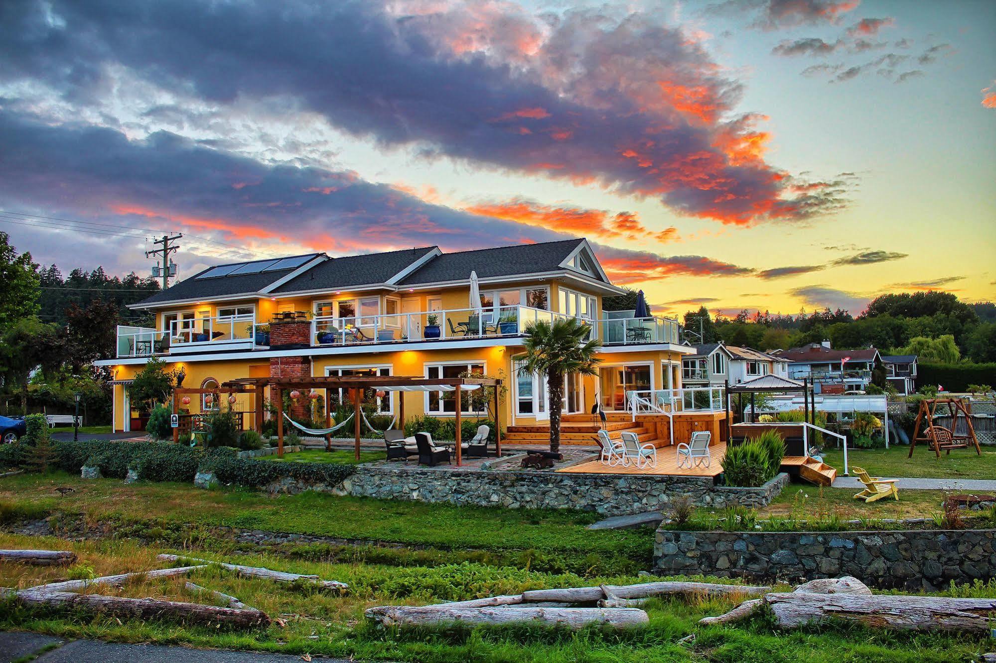 Birds Of A Feather Victoria Oceanfront Studio Suites Colwood Eksteriør bilde