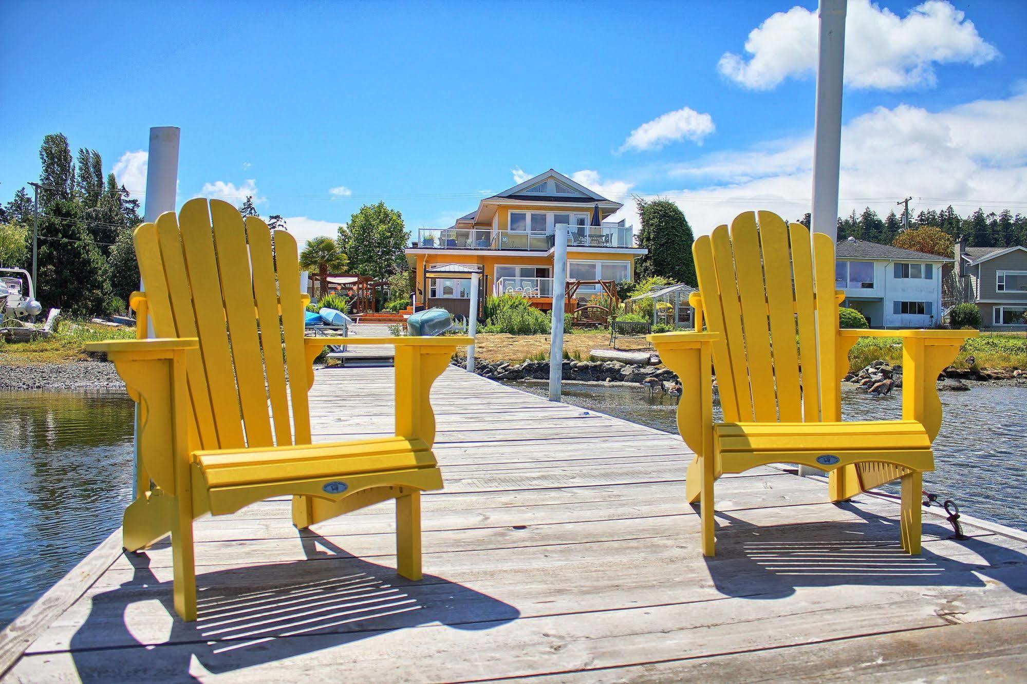 Birds Of A Feather Victoria Oceanfront Studio Suites Colwood Eksteriør bilde