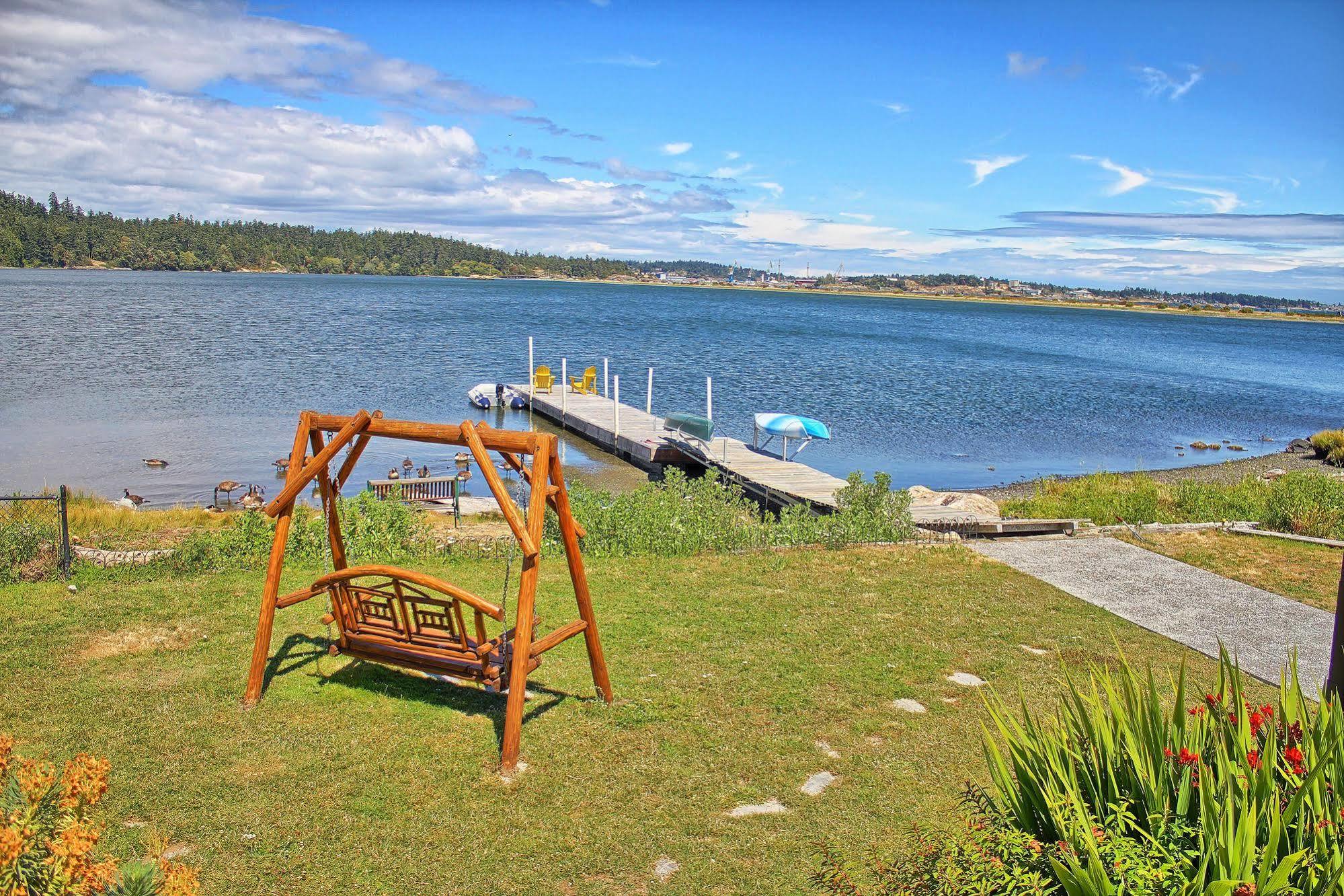 Birds Of A Feather Victoria Oceanfront Studio Suites Colwood Eksteriør bilde