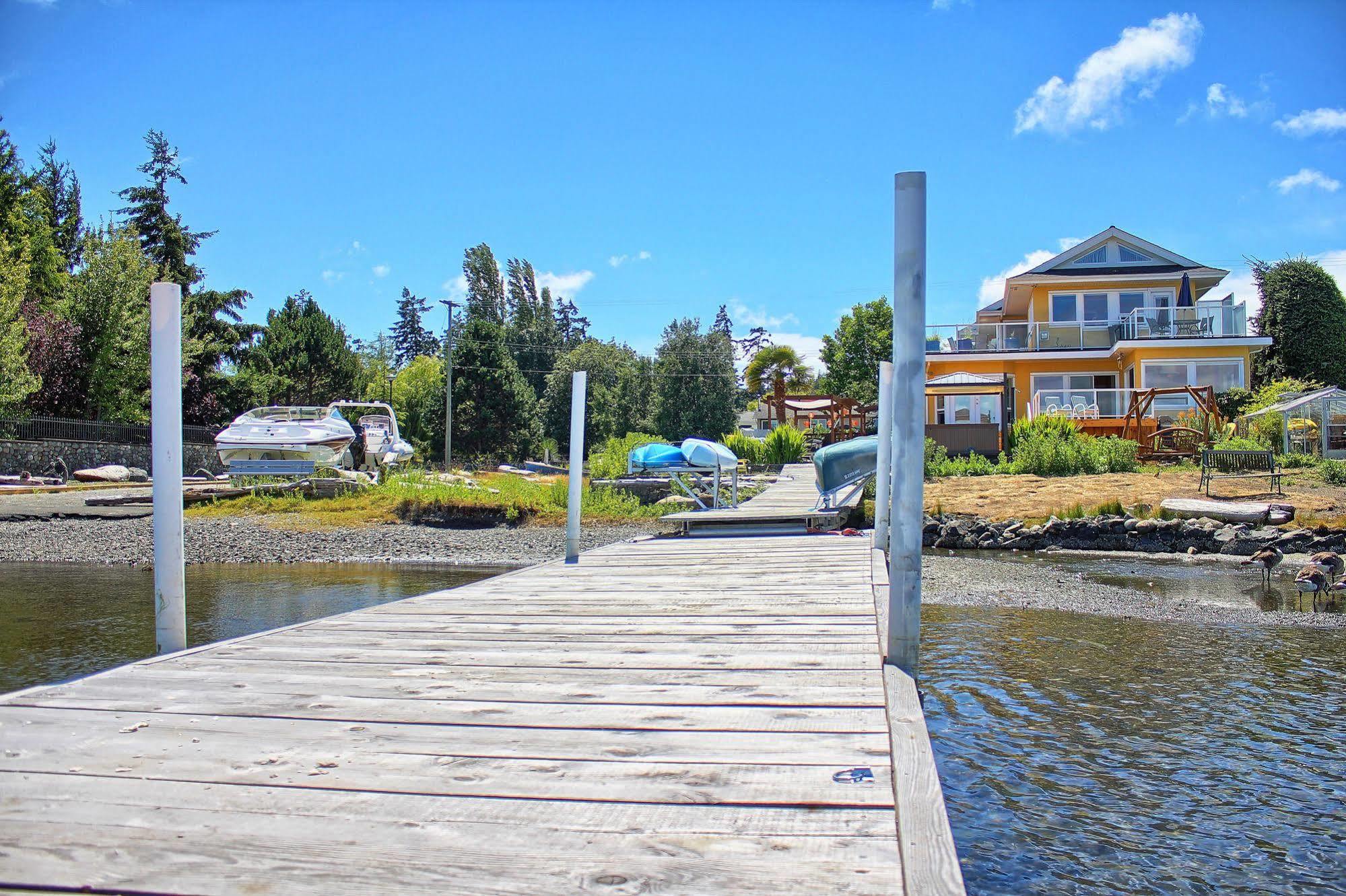 Birds Of A Feather Victoria Oceanfront Studio Suites Colwood Eksteriør bilde