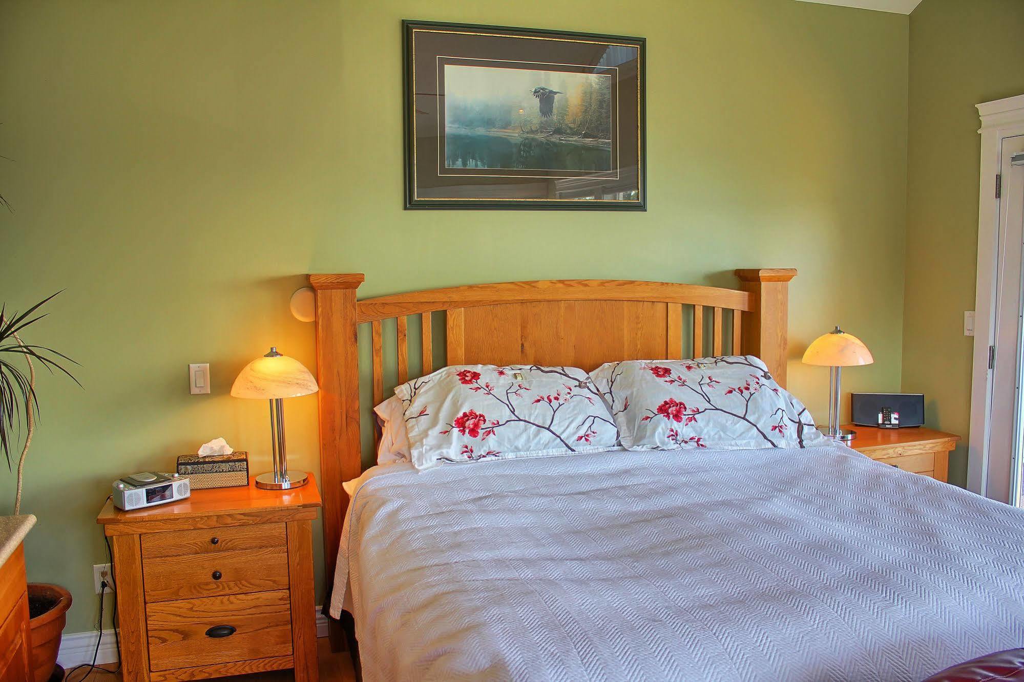 Birds Of A Feather Victoria Oceanfront Studio Suites Colwood Eksteriør bilde