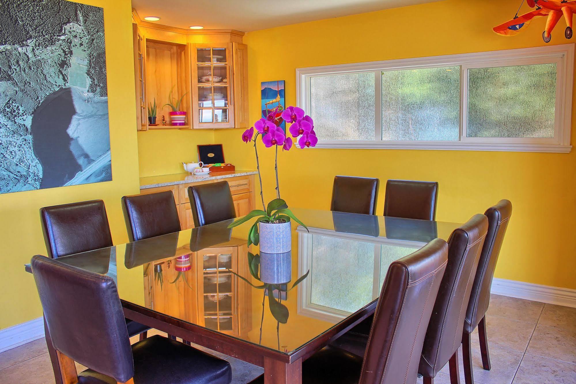 Birds Of A Feather Victoria Oceanfront Studio Suites Colwood Eksteriør bilde